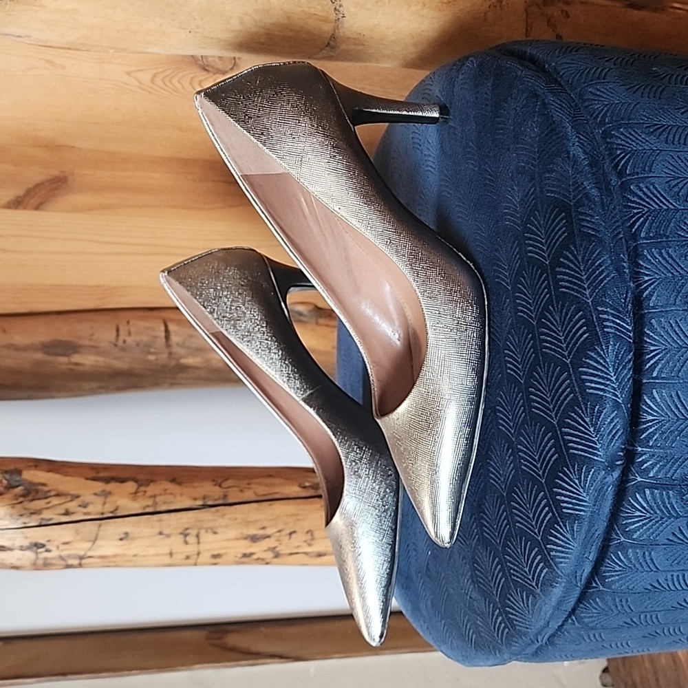 Vince Camuto heels - Picture 2 of 6